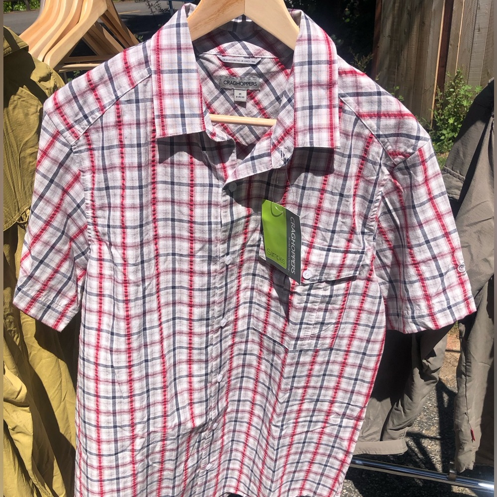 New/Never Used Craghoppers Short sleeve button up shirt. Men’s size M.